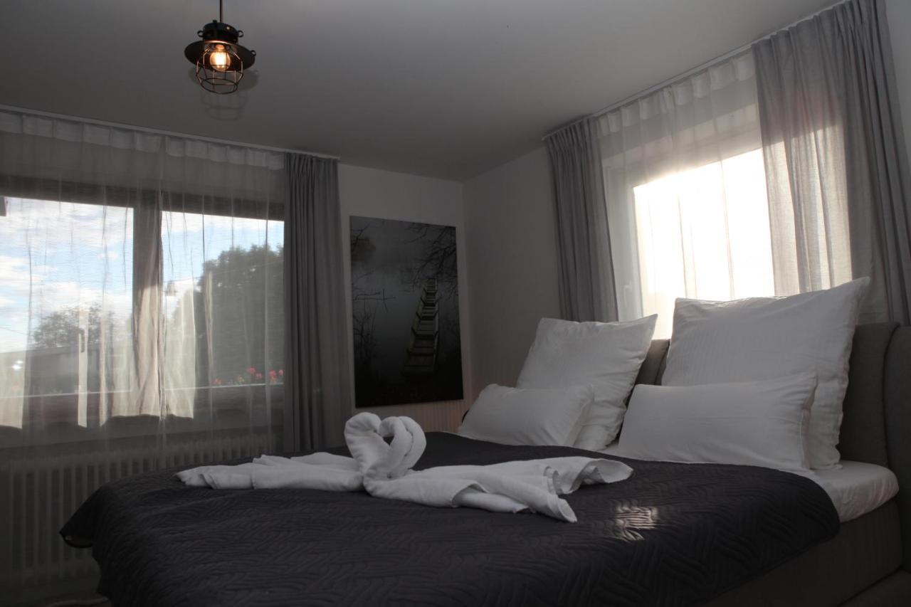 Gaestehaus Zum Rhein Райнхаузен Екстериор снимка